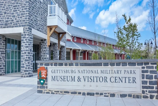 Stay & Explore: Best Accommodations and Attractions Near Gettysburg’s Hero Museums